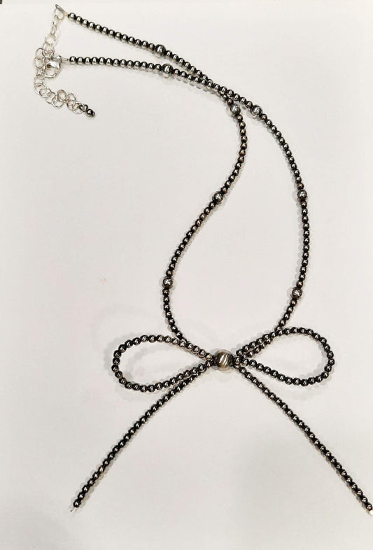 Bow Pearl necklace