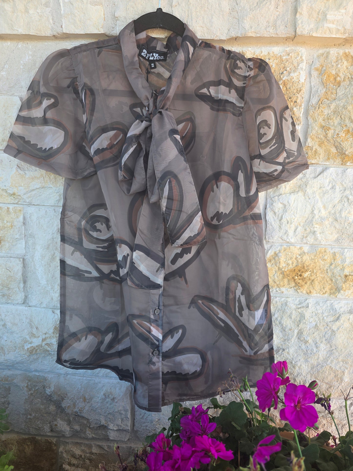 Big Hat blouse