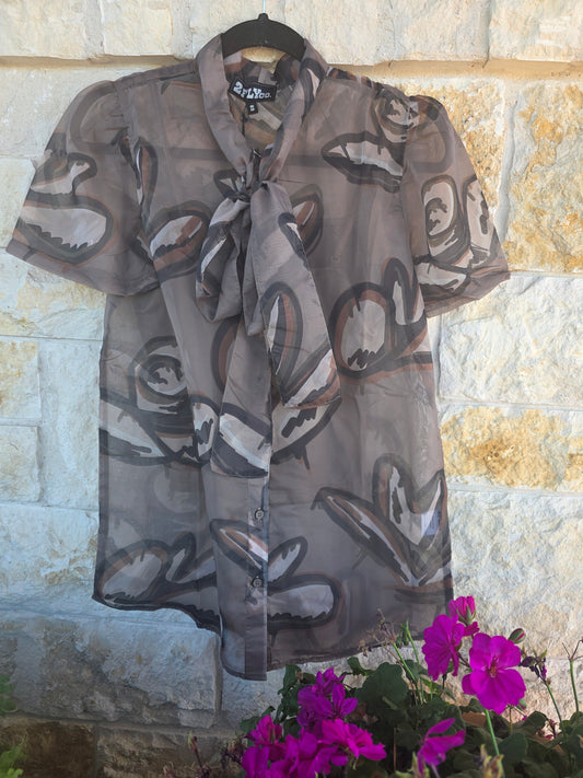 Big Hat blouse